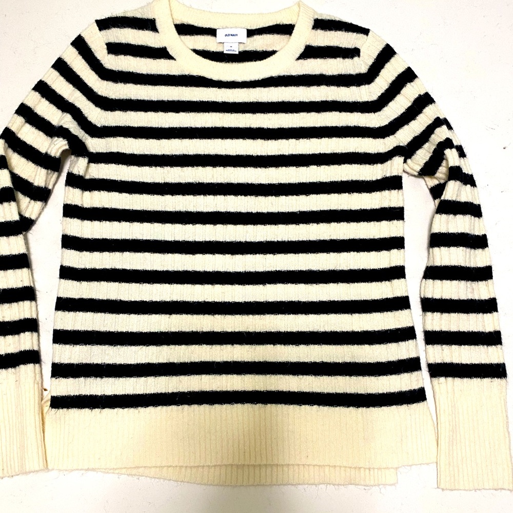 Women’s Old Navy size M medium black & white striped sweater Y2K Style Vintage